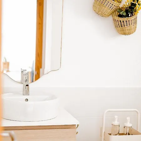 Apartament La Petite-home Near Airport-wifi-garage-elevator-homely *