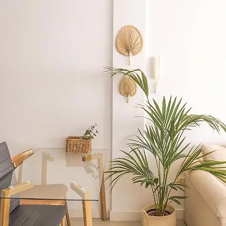 La Petite-home Near Airport-wifi-garage-elevator-homely *