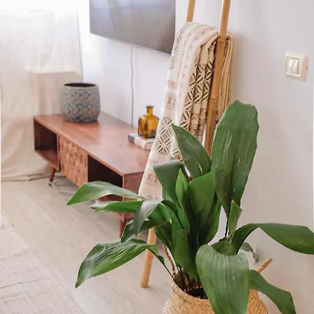 La Petite-home Near Airport-wifi-garage-elevator-homely *