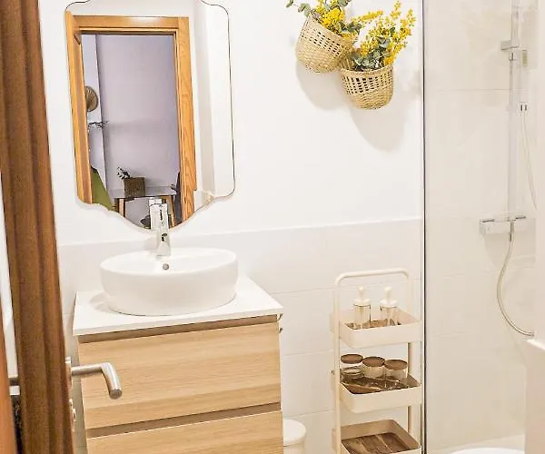 Апартаменты La Petite-home Near Airport-wifi-garage-elevator-homely